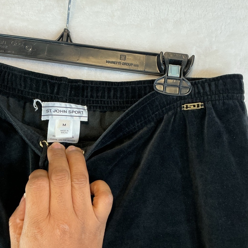 Elegant Black Wide Leg Women's Trousers - Picture 3 of 7